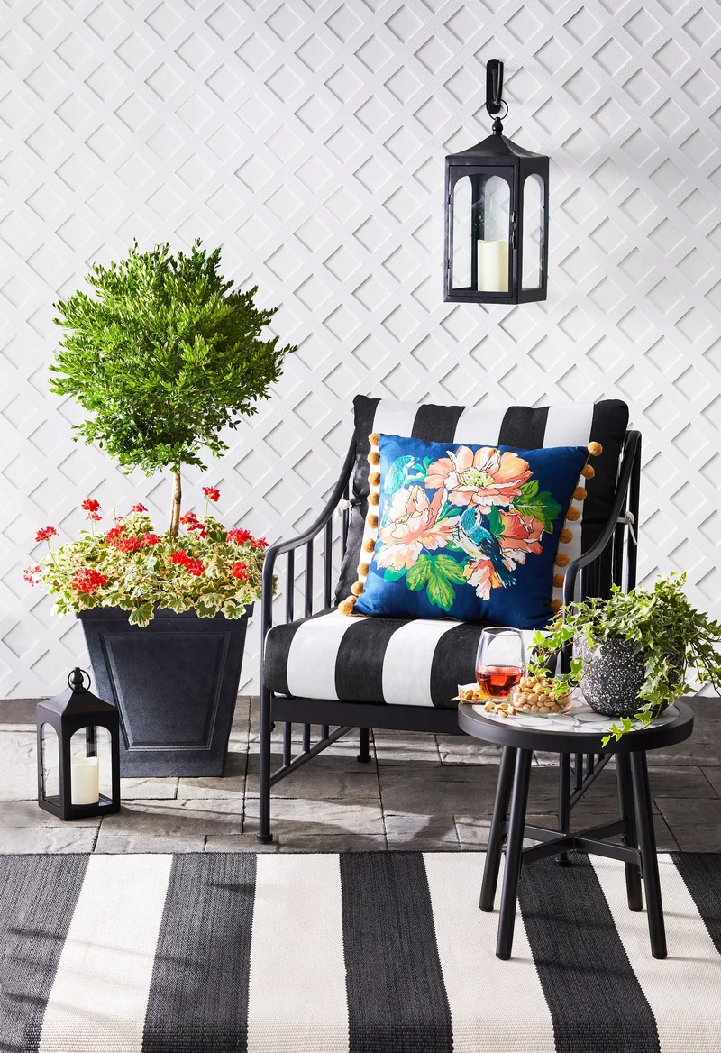35 Stunning Patio Design Ideas for Your Outdoor Oasis 9 Go with a Classic