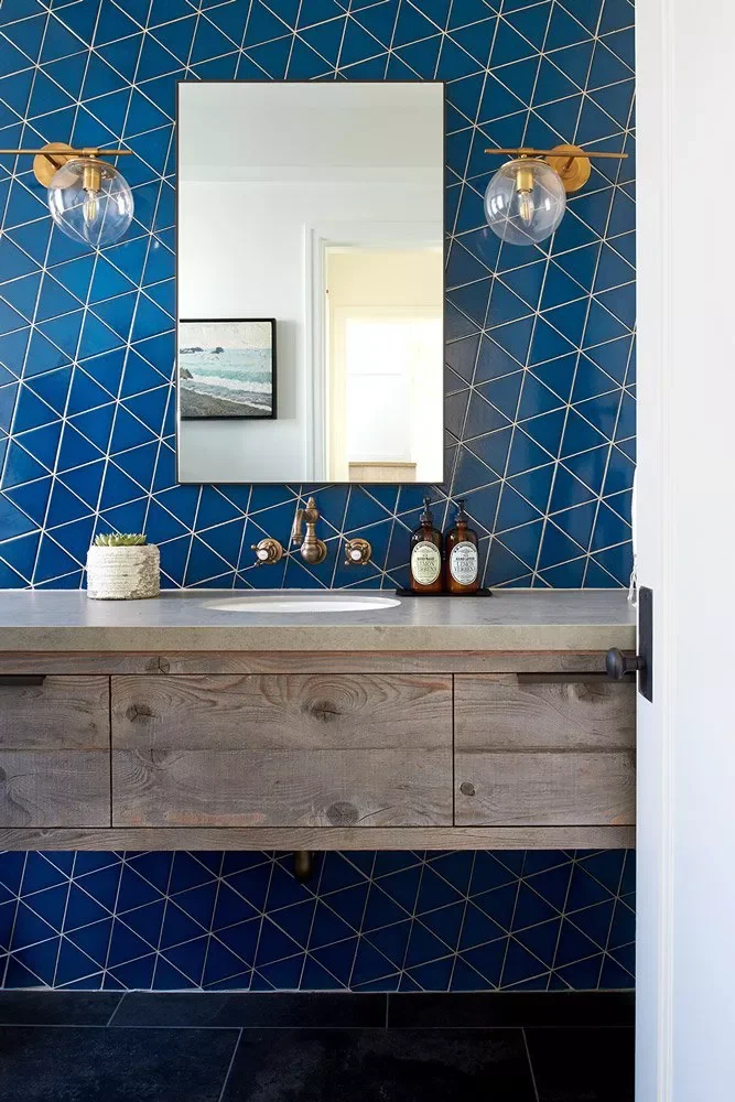 34 Beautiful Blue Bathroom Ideas for Any Style to Refresh 3 Graphic Blue Bathroom Tile