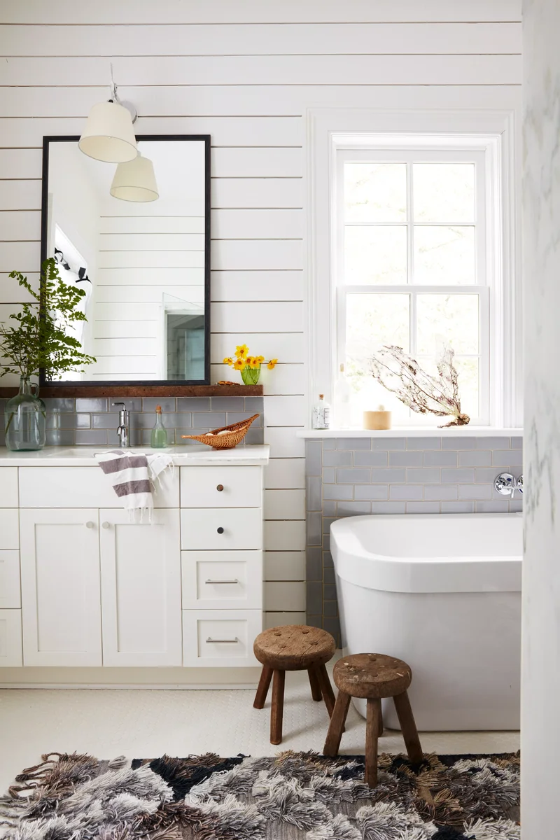 36 Beautiful Gray Bathroom Ideas to Create Your Dream Spa 5 Gray Bathroom Backsplash