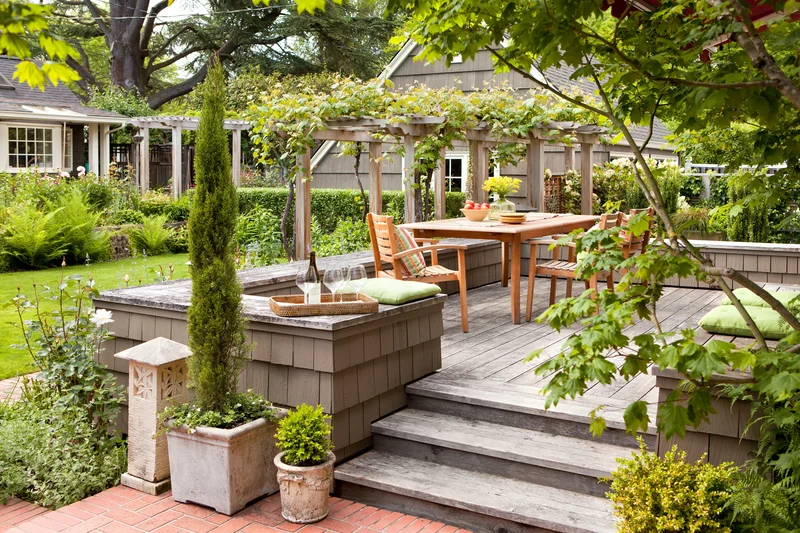 15 Ground-Level Deck Designs for Your Dream Outdoor Retreat 1 Ground-Level Deck with Bench Seating