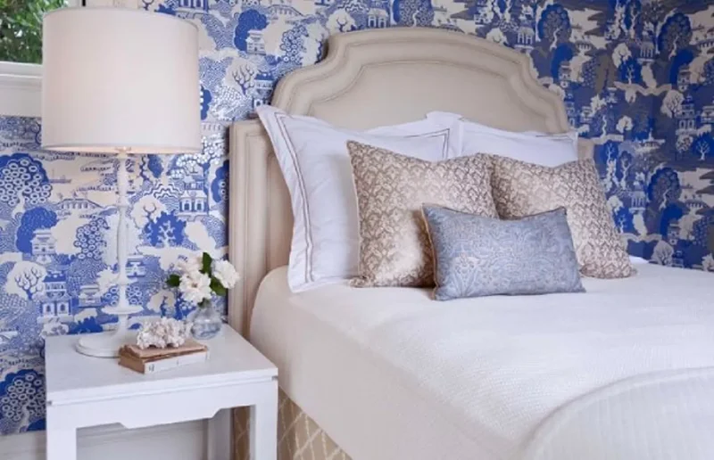 Hang Chinoiserie Wallpaper