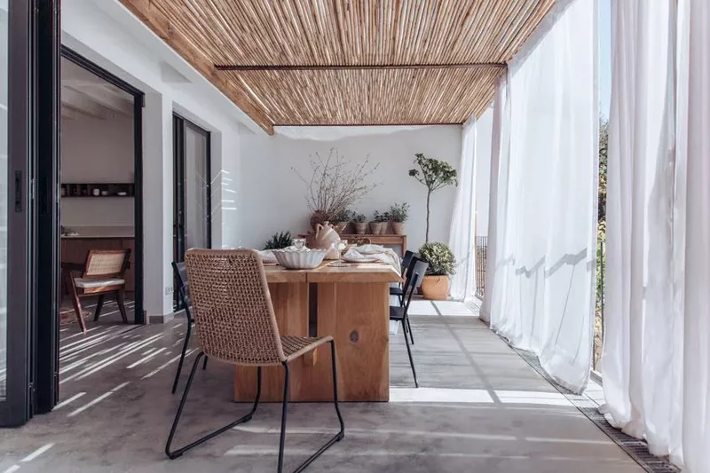 Hang Outdoor Curtains