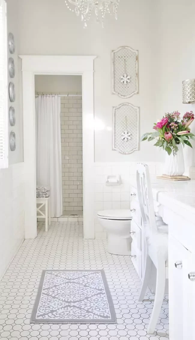 Decorating Your Bathroom for Christmas: 32 Festive Ideas 16 Hang Up Snowflake Ornaments