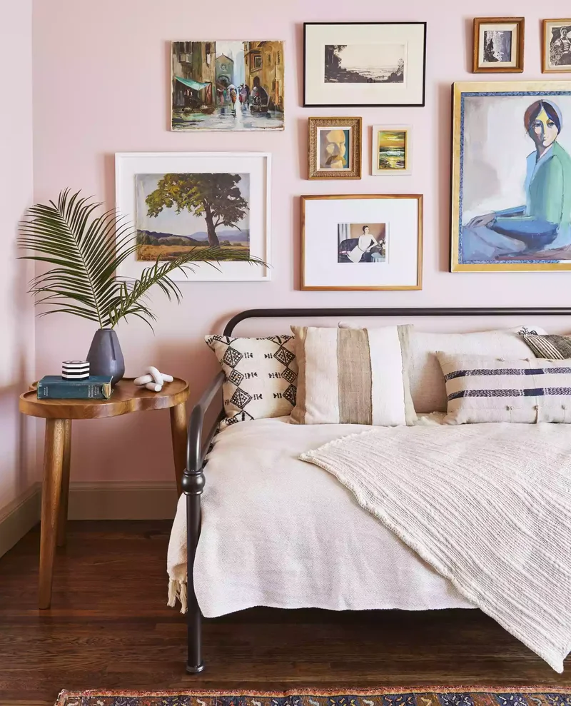 25 Eclectic Bedroom Ideas That Express Your Unique Style 15 Hang a Gallery Wall