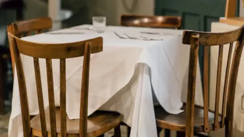 How To Select The Right Size Tablecloth For Your Table