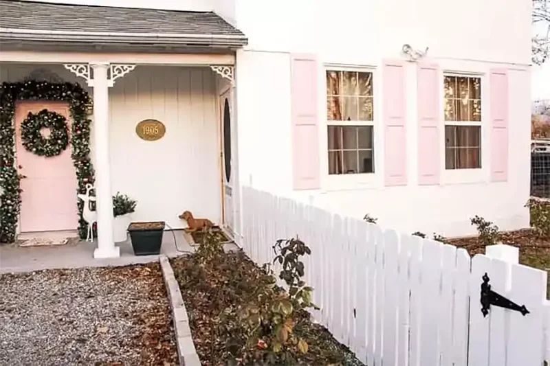 17 DIY Landscaping Projects You Can Start This Weekend 5 How to Build a Picket Fence