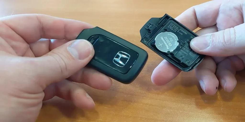 How to Change the Battery in a Honda Key Fob