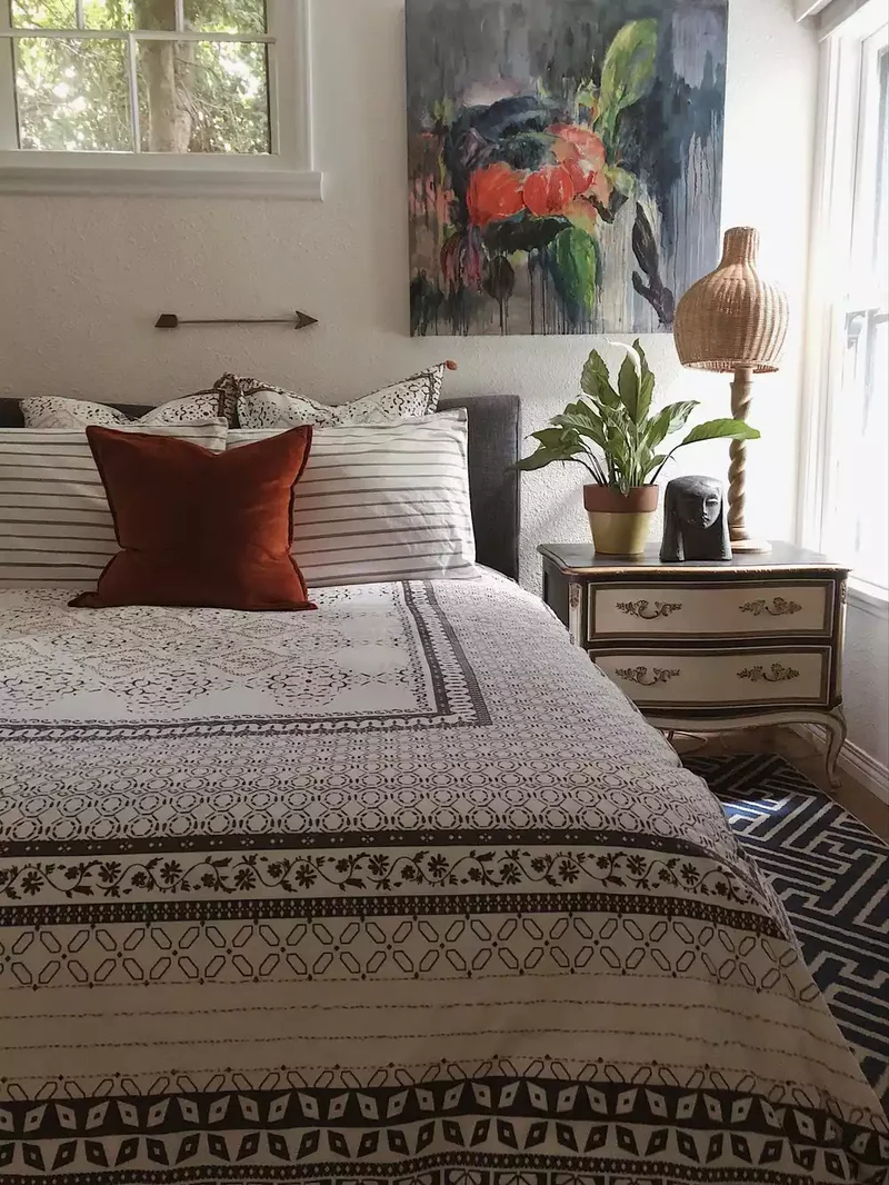52 Small Bedroom Ideas That Maximize Your Compact Space 47 Incorporate Vintage Touches