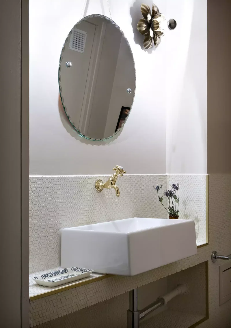 43 Beautiful Powder Room Ideas to Transform Your Half Bath 36 Incorporate Vintage Touches