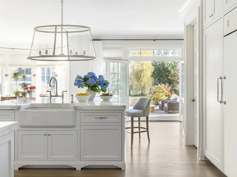 16 Coastal Kitchen Designs That Channel Nancy Meyers Vibes 2 Indoor-Outdoor Feel