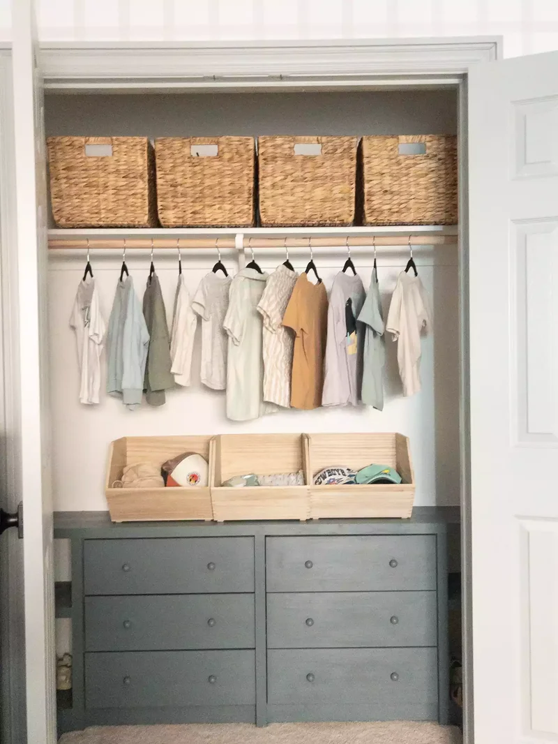 12 Beautiful Reach-In Closet Ideas for Your Next Makeover 5 Install Built-in Dressers