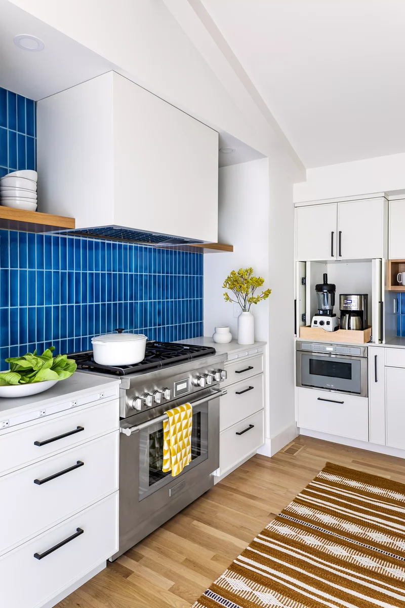 47 Small Kitchen Design Ideas for Maximum Style Impact 8 Install a Showstopping Backsplash