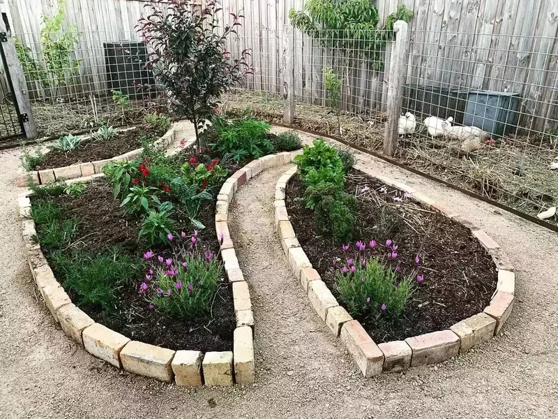 15 Brick Edging Ideas for Stylish Garden Flower Borders 12 Intricate Brick Design