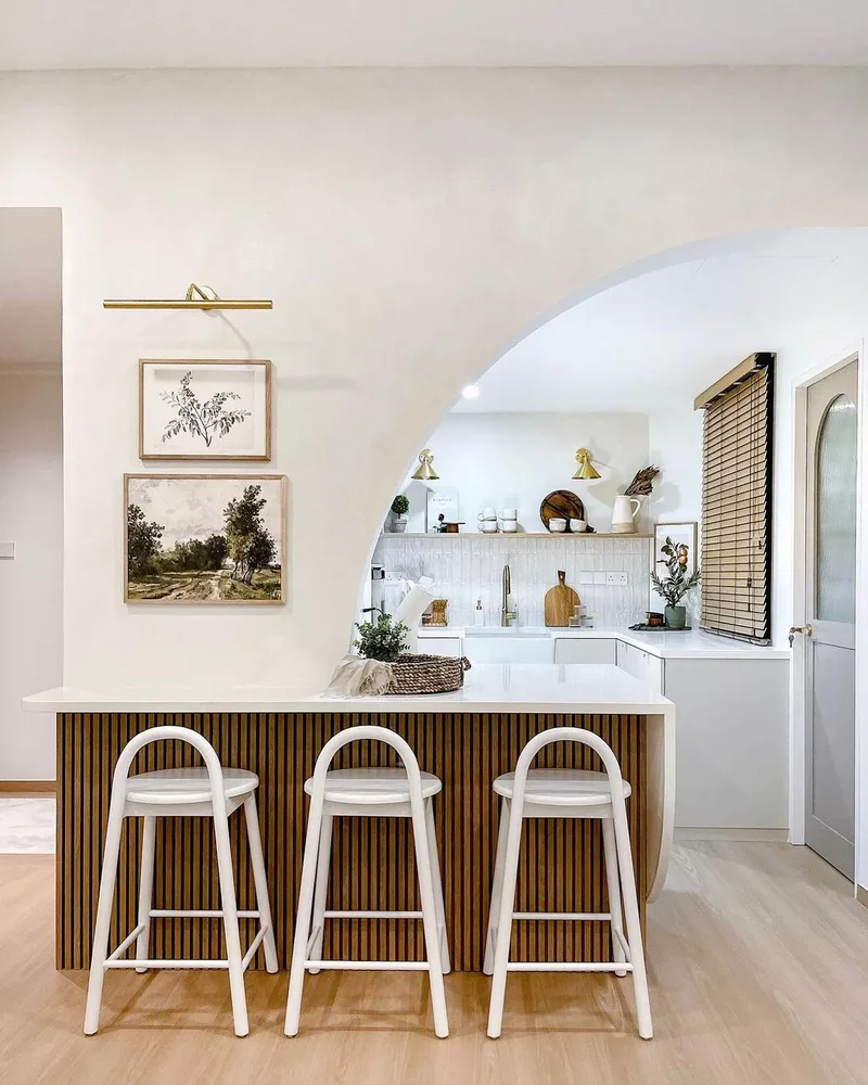 Island With Curved Accent Wall