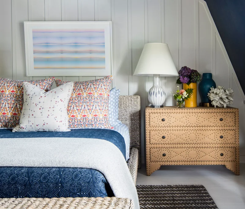 30 Beautiful Blue and White Bedroom Ideas for Restful Style 5 Jewel Tone Blue and White Bedroom Idea