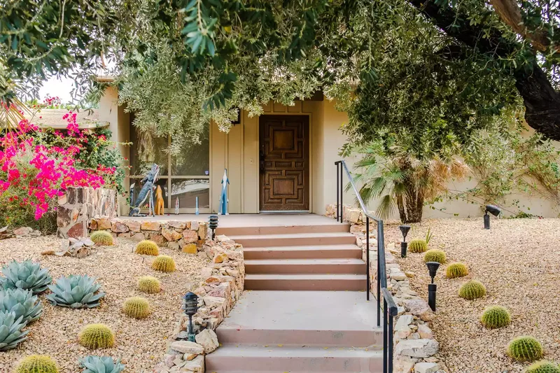 24 Beautiful Desert Landscaping Ideas for Hot Climates 17 Keep Cool With Shade Trees