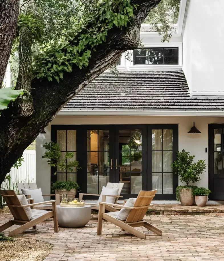 18 Amazing Outdoor Dining Ideas for Your Dream Backyard 2 Keep It Casual