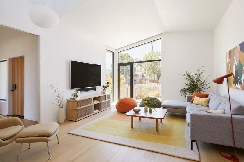 21 Small Living Rooms With TVs That Look Absolutely Stunning 1 Keep It Minimal
