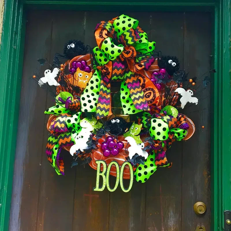 45 Halloween Wreath Ideas to Craft Before October Arrives 17 Kitschy Halloween Wreath
