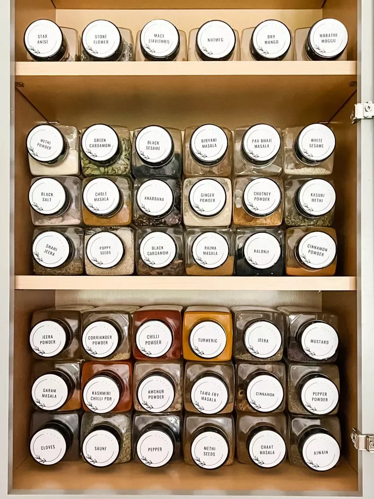 20 Creative Spice Rack Ideas for Kitchen Organization 18 Label the Tops
