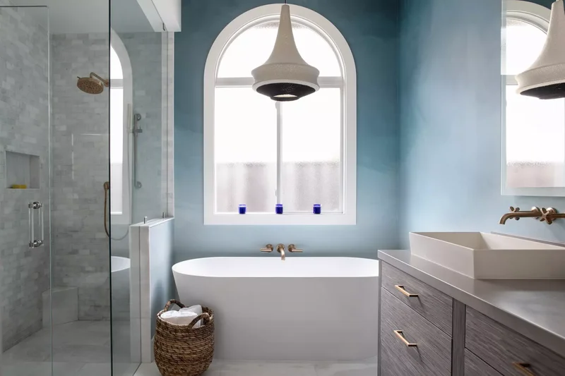 30 Designer-Favorite Bathroom Paint Shades That Never Fail 7 Light Blue