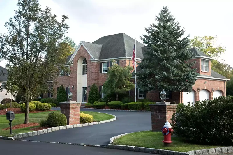 Light-Topped Brick Pillars