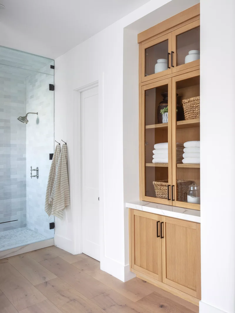 26 Inspiring Guest Bathroom Ideas to Welcome Your Visitors 17 Make Storage Clear