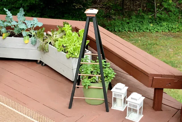 57 Stunning Garden Decor Ideas to Transform Your Outdoor Space 11 Make a Stylish Trellis