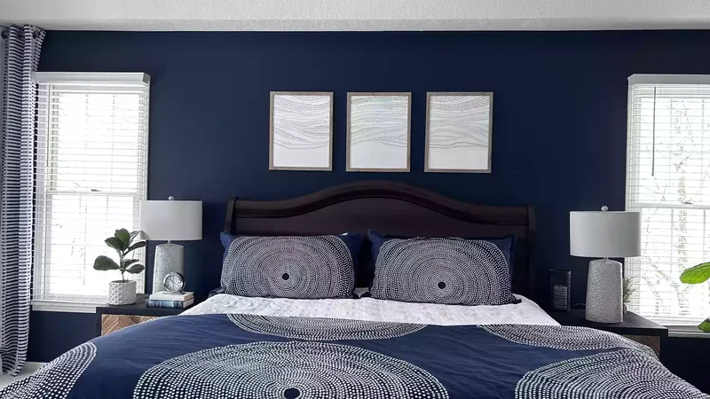 25 Navy Blue Bedroom Designs That Transcend Nautical Style 25 Match Your Walls and Bed Spread