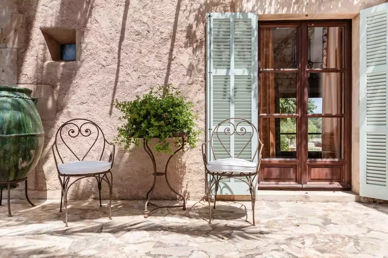 Mediterranean Flagstone Patio