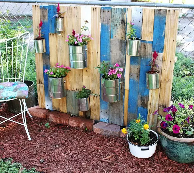 Mini Pallet Fence Garden