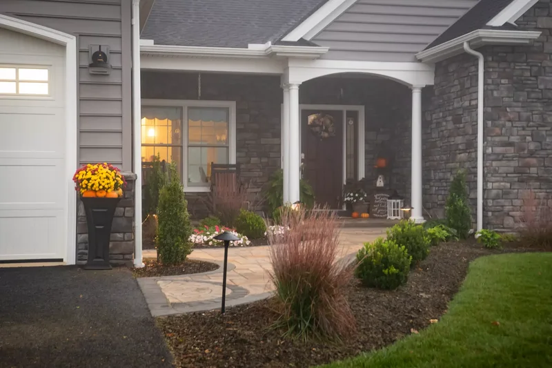 24 Stunning Driveway Landscaping Ideas for Amazing Curb Appeal 14 Mini Walkway