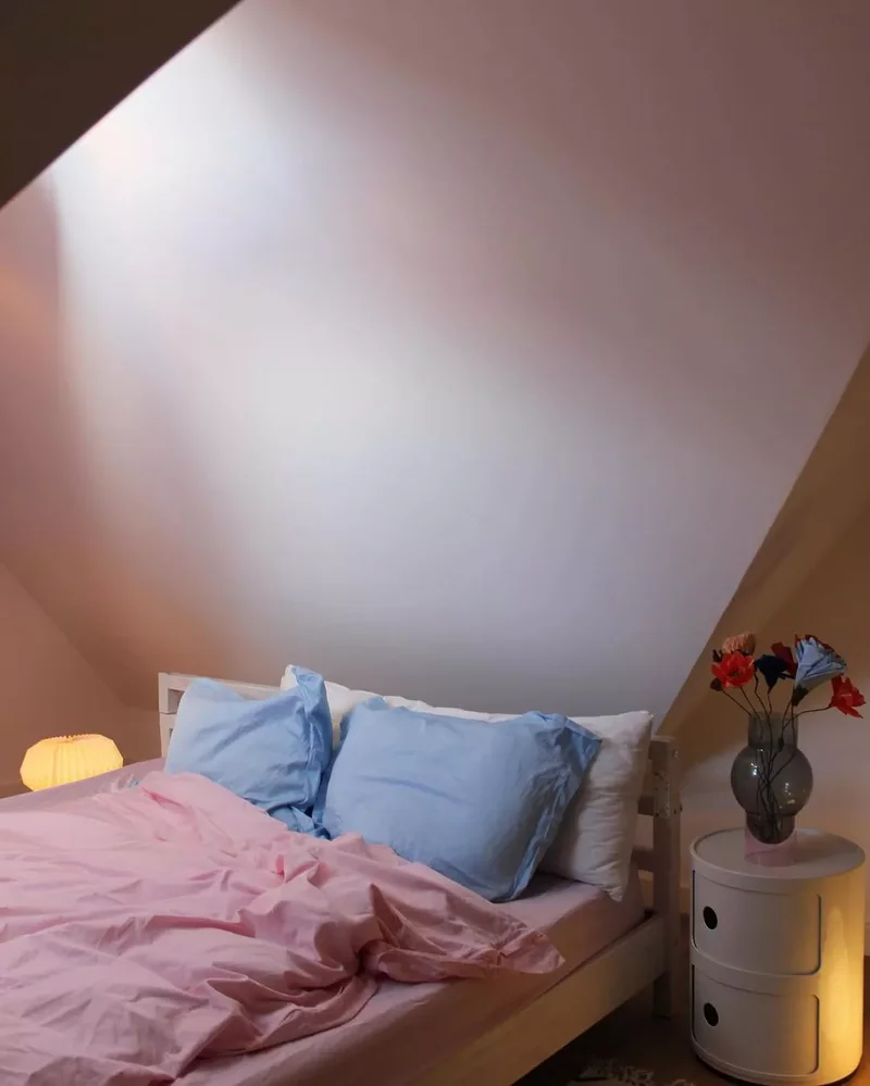 28 Sloped Ceiling Bedroom Ideas That Maximize Your Space 3 Minimal Finishes