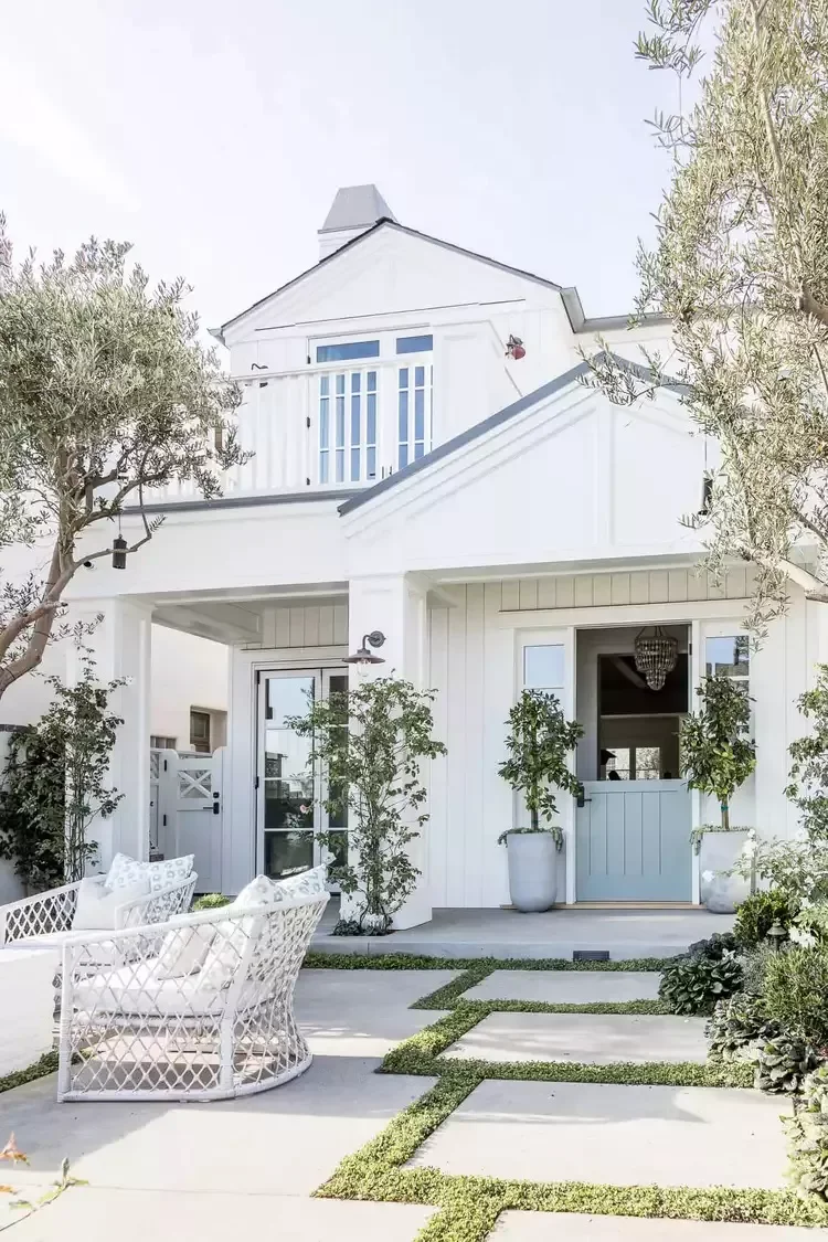 20 Budget-Friendly No-Grass Backyard Ideas You'll Love 20 Minimal Grass