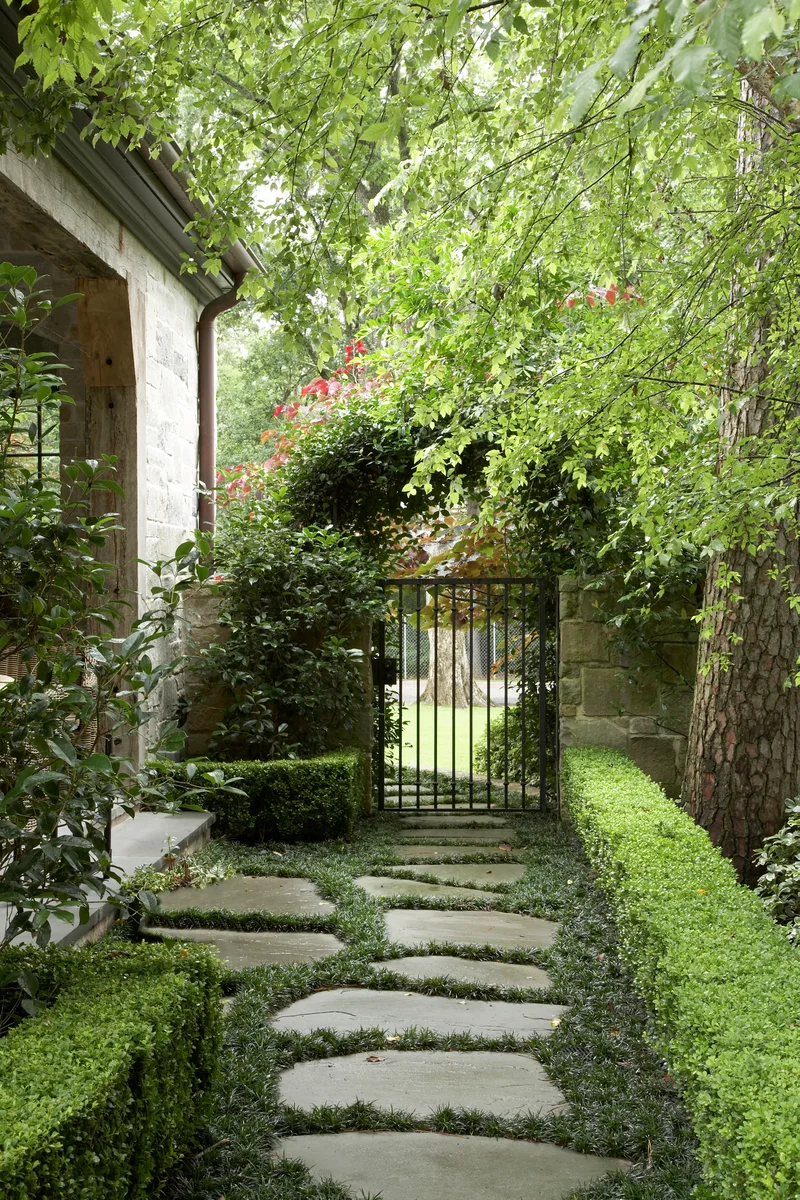 26 Beautiful Garden Gate Ideas to Enhance Your Yard 19 Minimalist Garden Gate