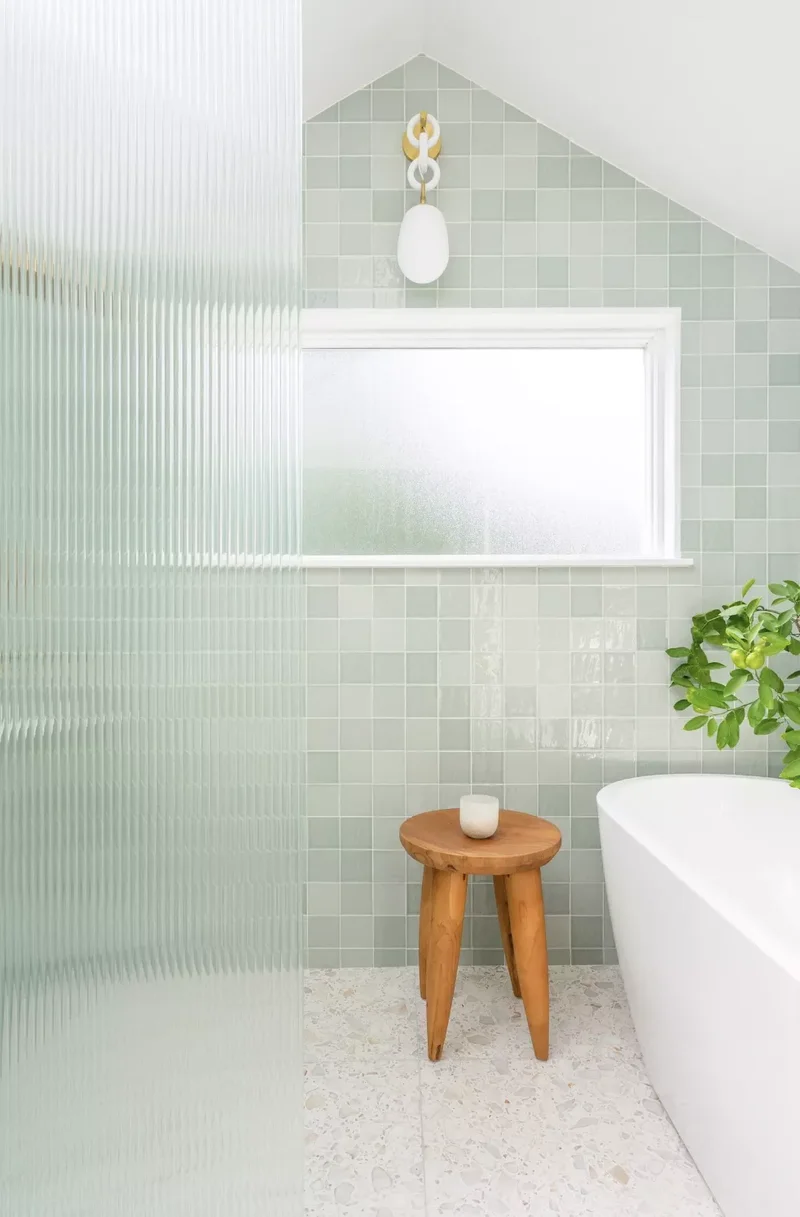 42 Vibrant Bathroom Color Ideas for Small Space Styling 10 Mint Green