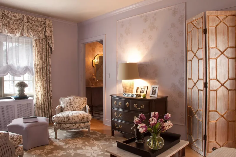 32 Maximalist Bedroom Ideas for More-Is-More Enthusiasts 17 Mix Antique and Modern