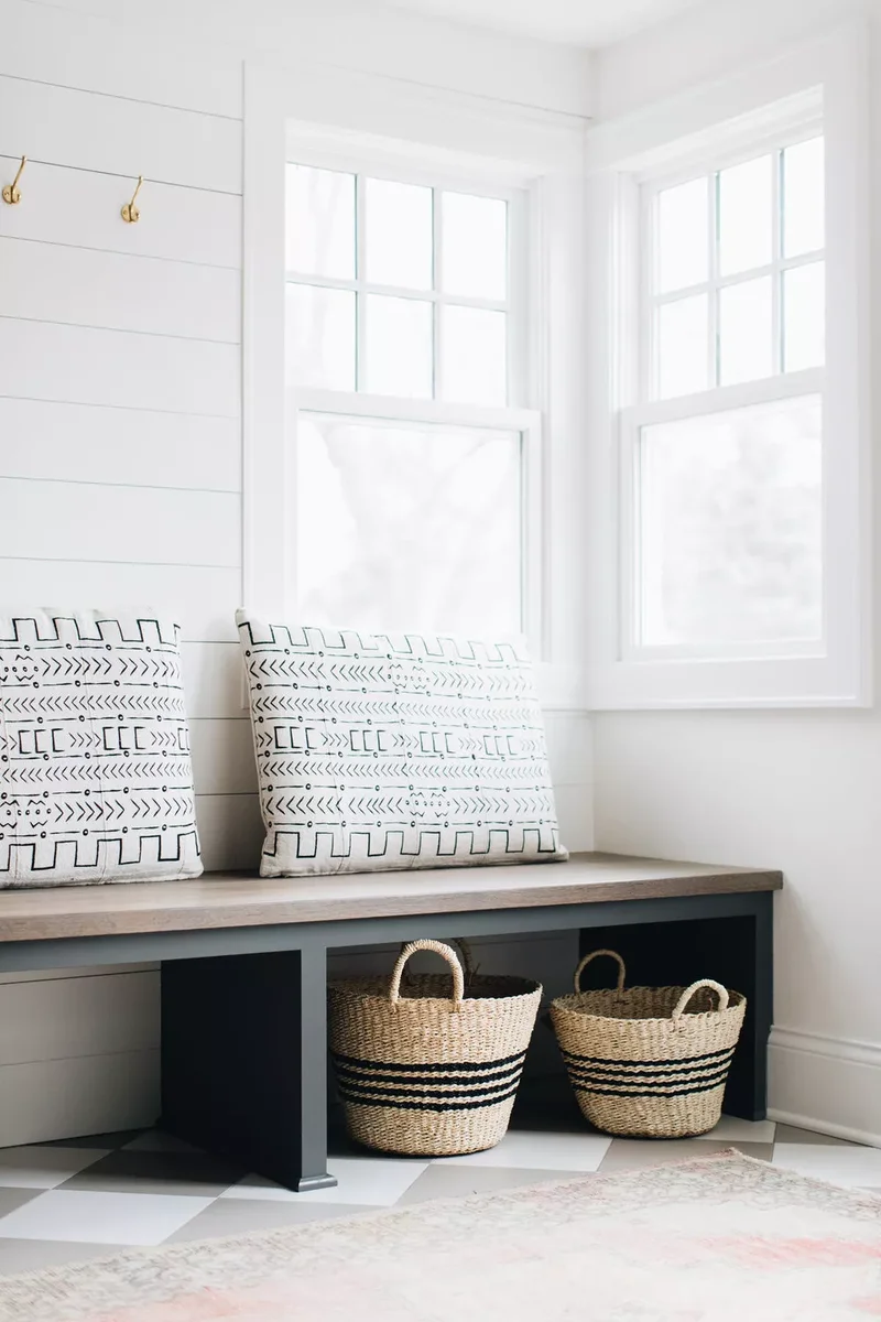 28 Beautiful Entryway Bench Ideas That Welcome Your Guests 12 Mixed Finish Bench