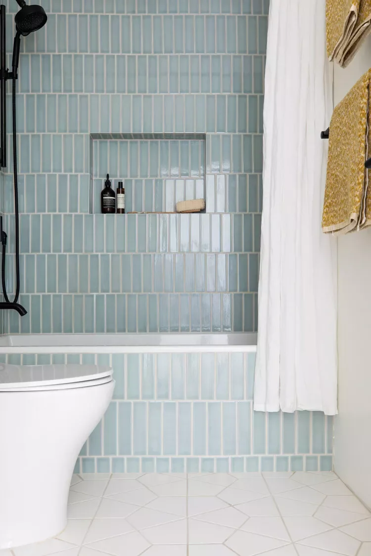 34 Beautiful Blue Bathroom Ideas for Any Style to Refresh 23 Modern Blue Bathroom