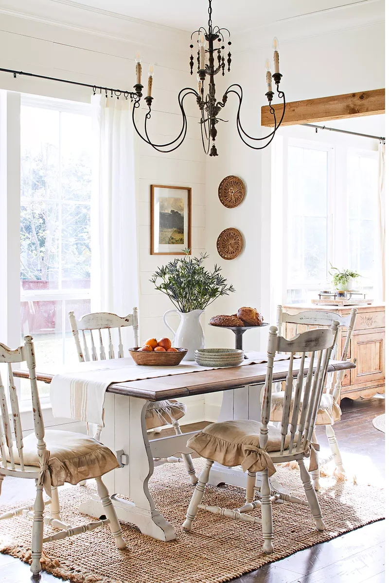 10 Beautiful Dining Room Lighting Ideas to Transform Your Space 5 Modern Farmhouse Chandelier
