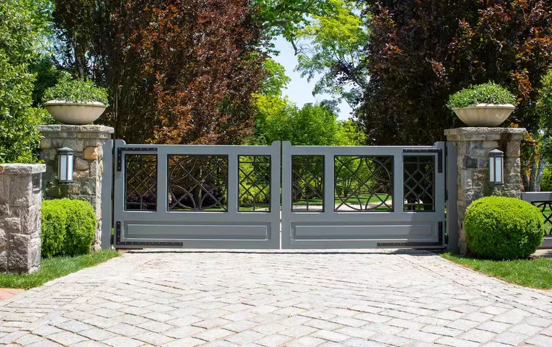 24 Stunning Driveway Landscaping Ideas for Amazing Curb Appeal 13 Modern Gate