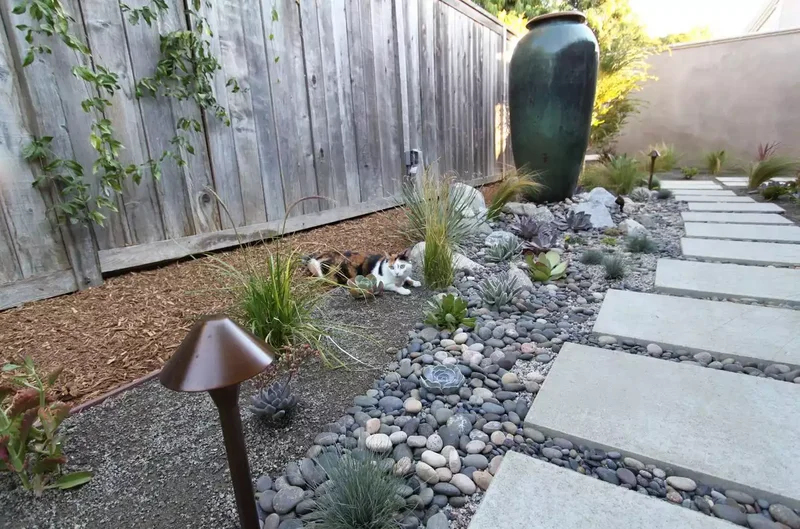 10 Modern Concrete Paver Walkway Ideas for Your Home 7 Modern Precast Concrete Walkway Design