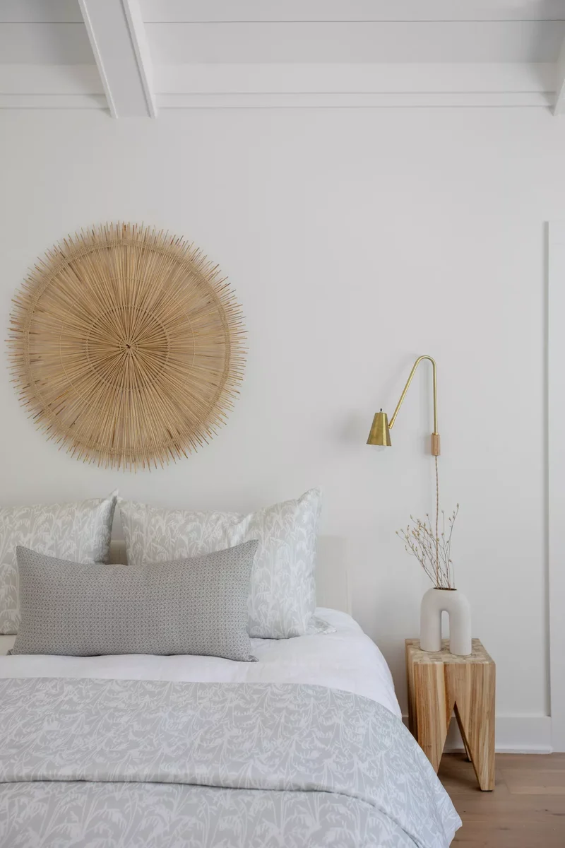 29 Neutral Bedroom Designs You'll Love Cozying Up In This Fall 6 Natural Materials