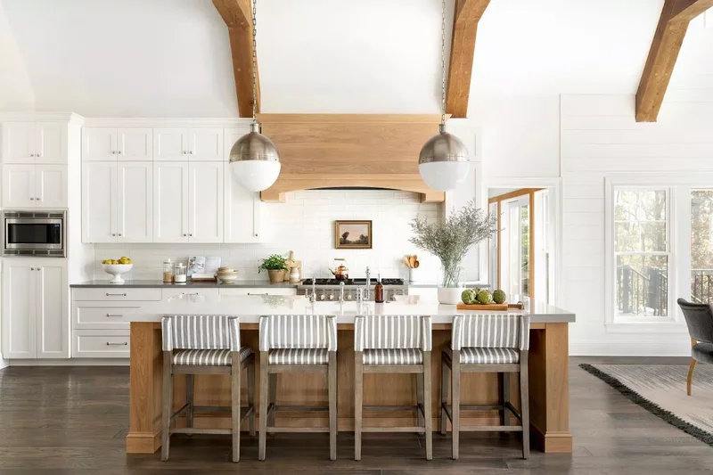 34 Classic Traditional Kitchen Designs for Cozy Home Style 26 Natural Wood Accents