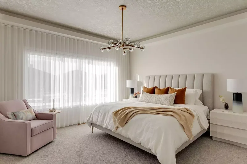 29 Neutral Bedroom Designs You'll Love Cozying Up In This Fall 24 Neutral Bedroom Lighting