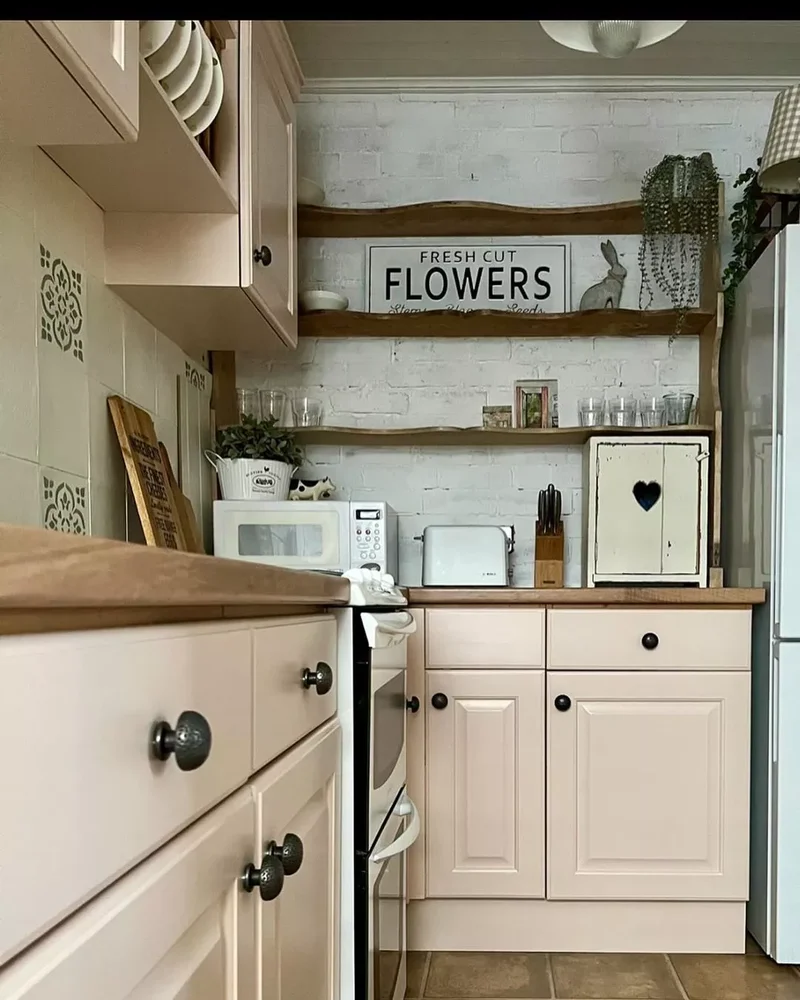 32 Country Kitchen Designs for a Cozy Cooking Retreat 19 Neutral Mood