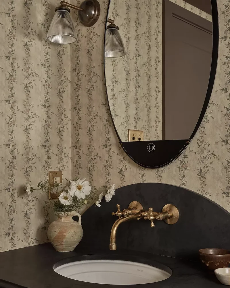 30 Neutral Bathroom Designs That Feel Timeless & Serene 1 Neutral Wallpapered Bathroom