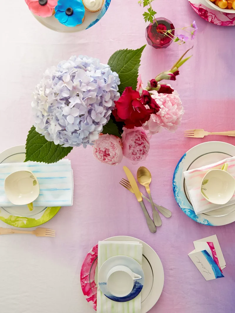 42 Easter Centerpiece Ideas and Table Decor for Spring 40 Ombré Easter Brunch