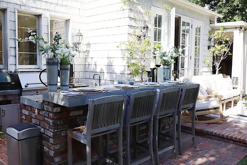 27 Smart and Stylish Small Outdoor Kitchen Design Ideas 20 Open-Air Dining