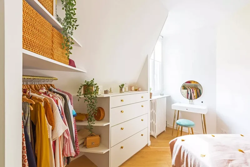 23 Small Bedroom Layout Ideas to Make Your Space Feel Larger 3 Open Closet